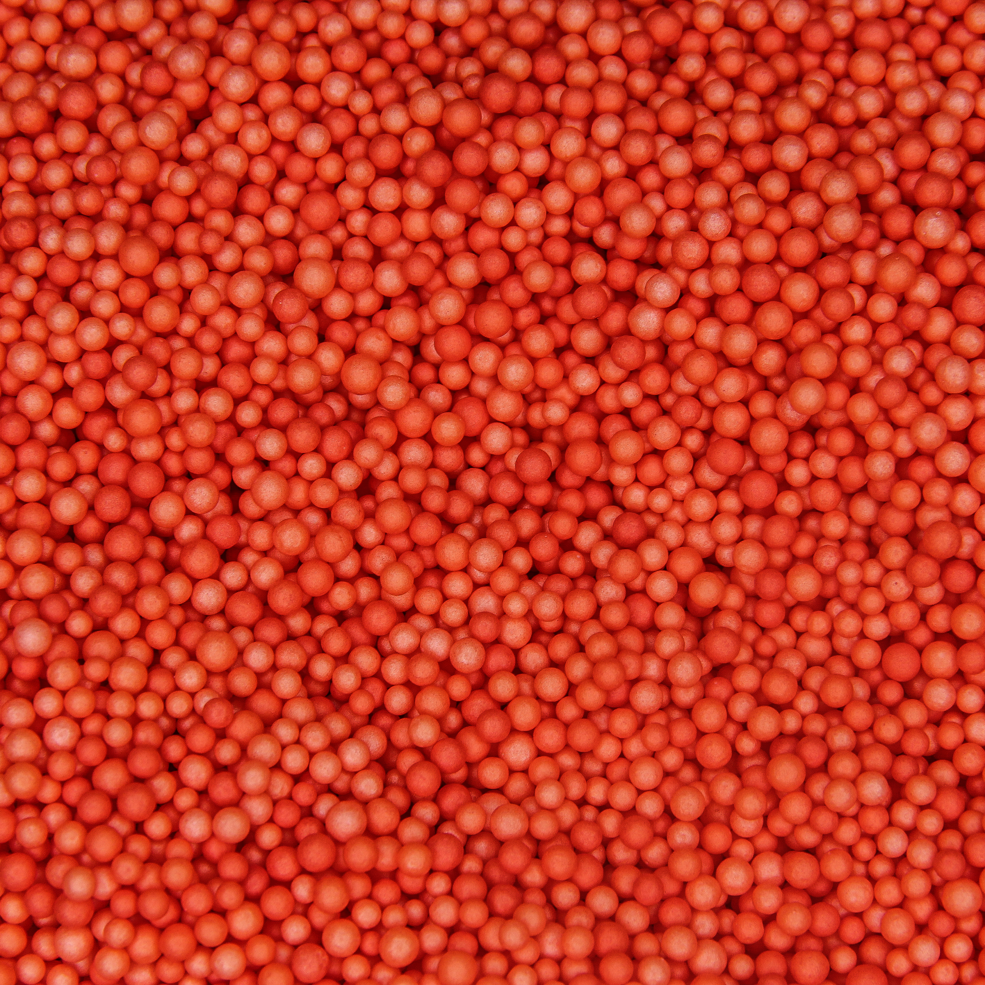 Красные пенопластовые шарики 